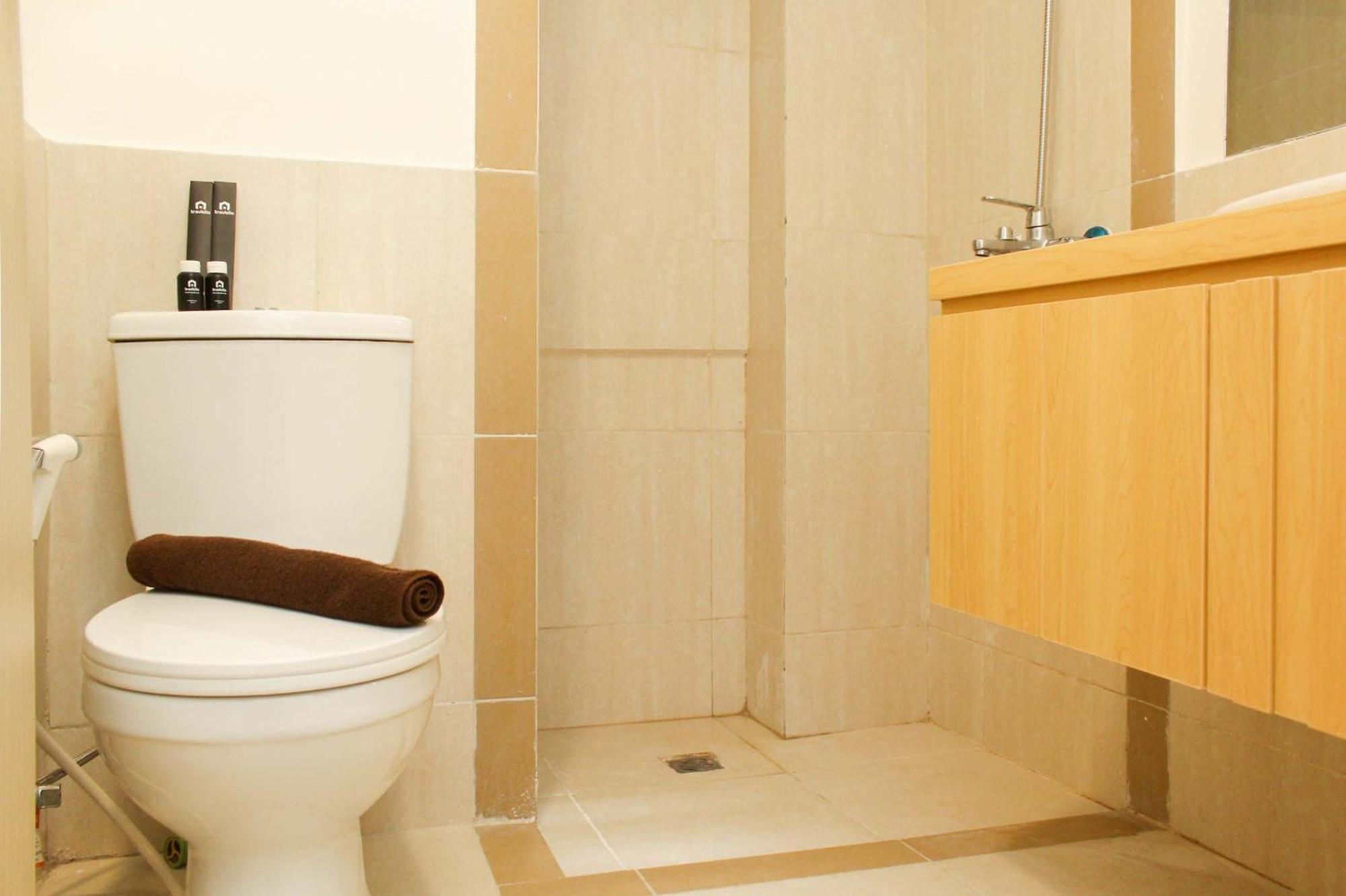 Comfort 2br At Meikarta By Travelio Apartemen
