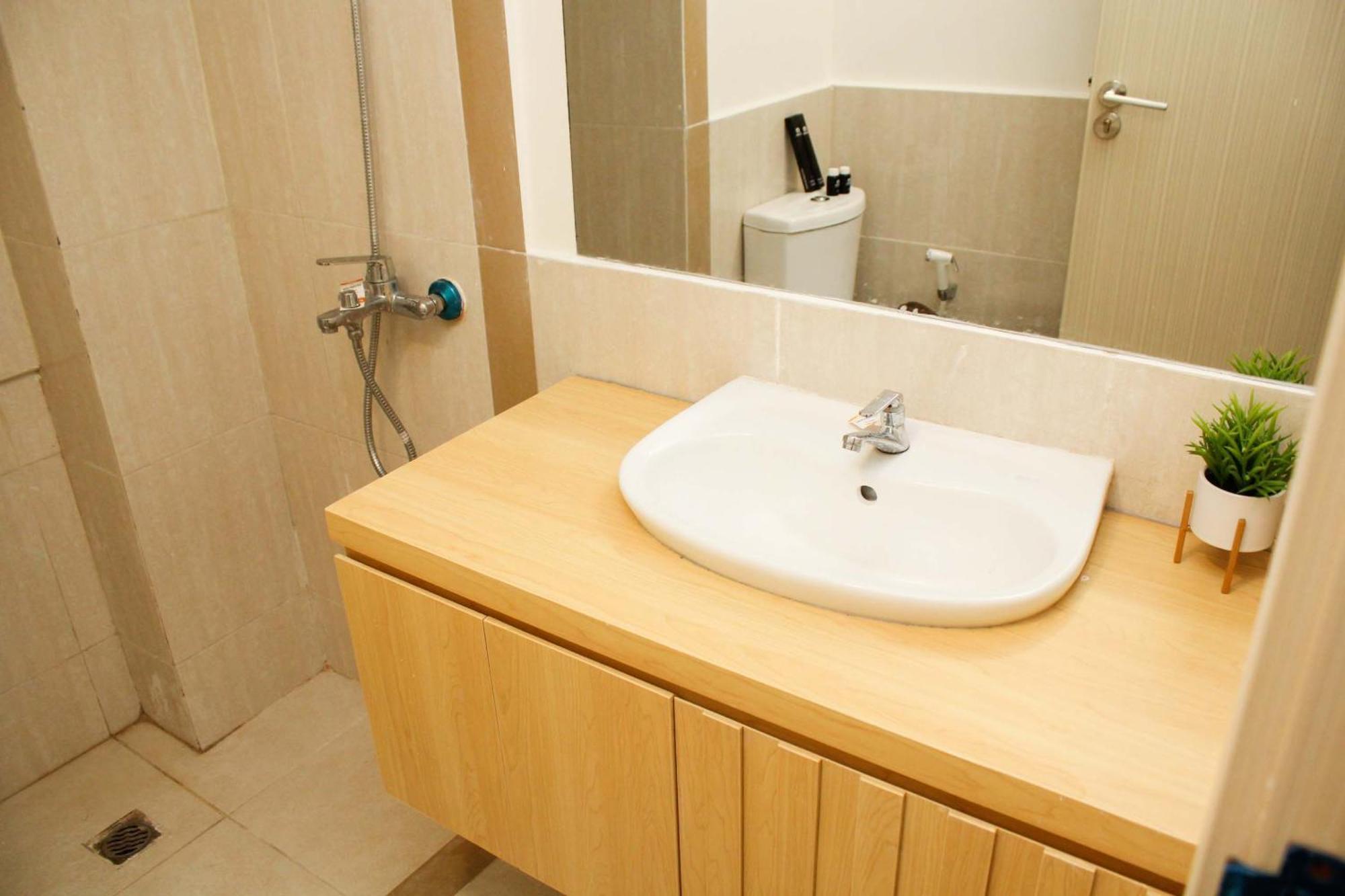 Comfort 2br At Meikarta By Travelio Apartemen *